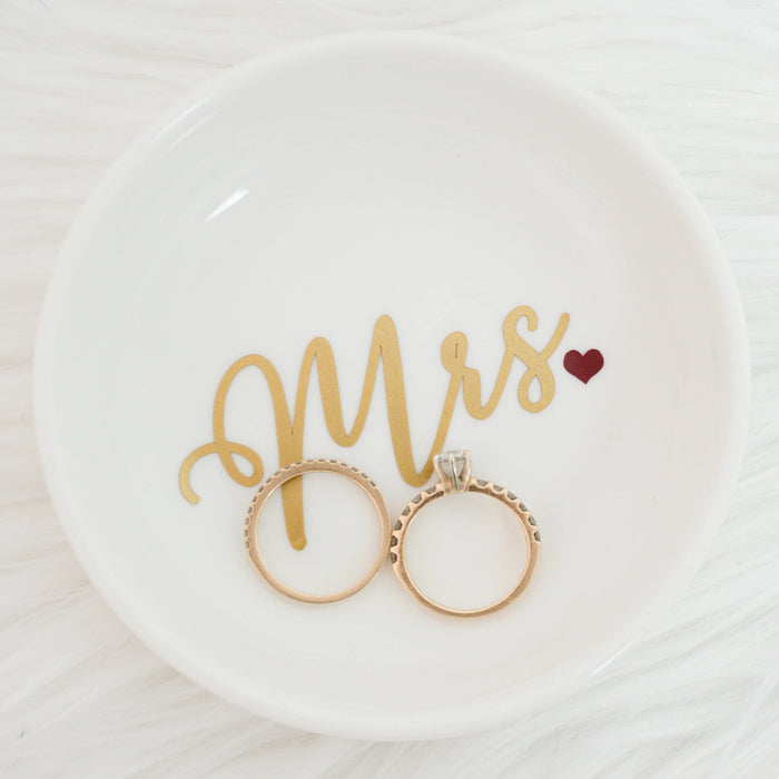 Mrs with Heart Ring Dish