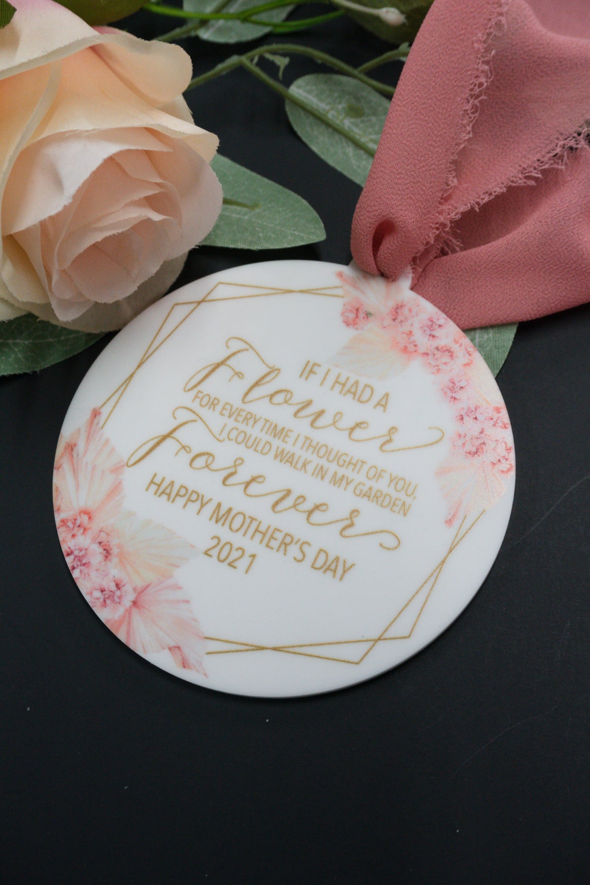 Happy Mother&#39;s Day Flowers Ornament